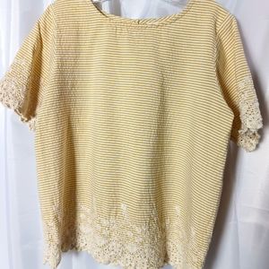 ✨5/$15 World Market pullover top. Size S/M. Yellow and White stripe.